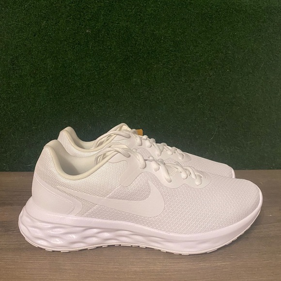 Nike Revolution 6 ‘Triple White’ Size 10 - Picture 1 of 9